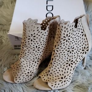 Beige suede shoes, cute cutouts!
